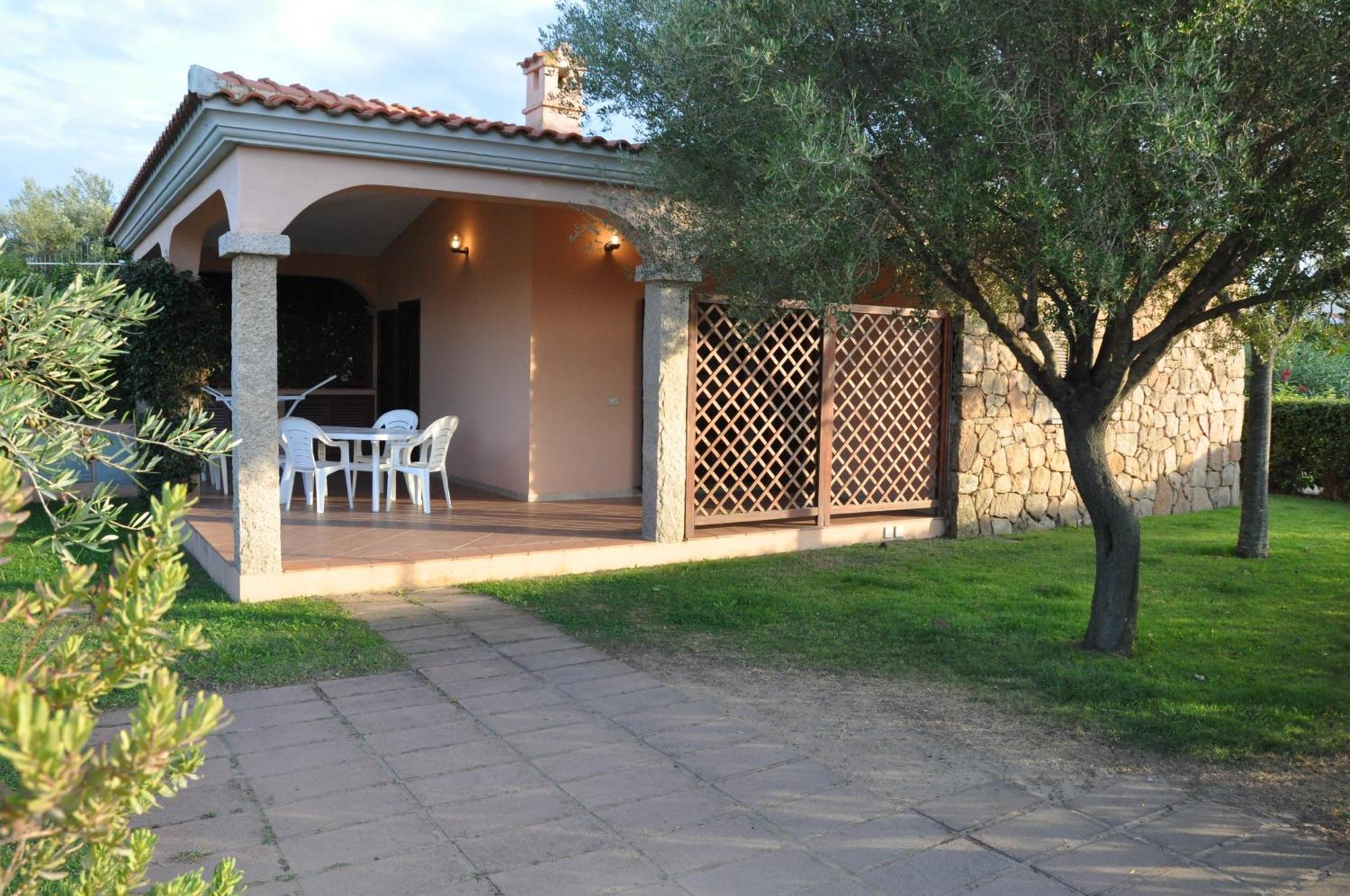 Case Vacanza Fenicotteri San Teodoro  Exteriör bild