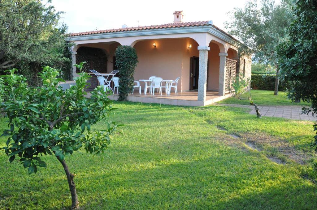 Case Vacanza Fenicotteri San Teodoro  Exteriör bild