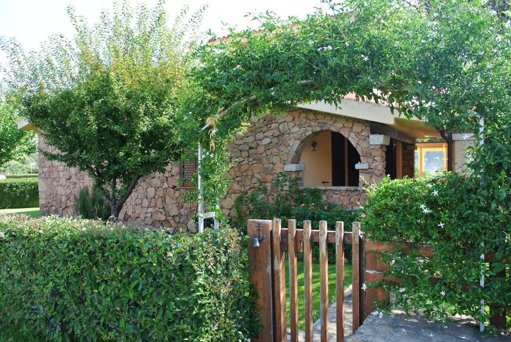 Case Vacanza Fenicotteri San Teodoro  Exteriör bild