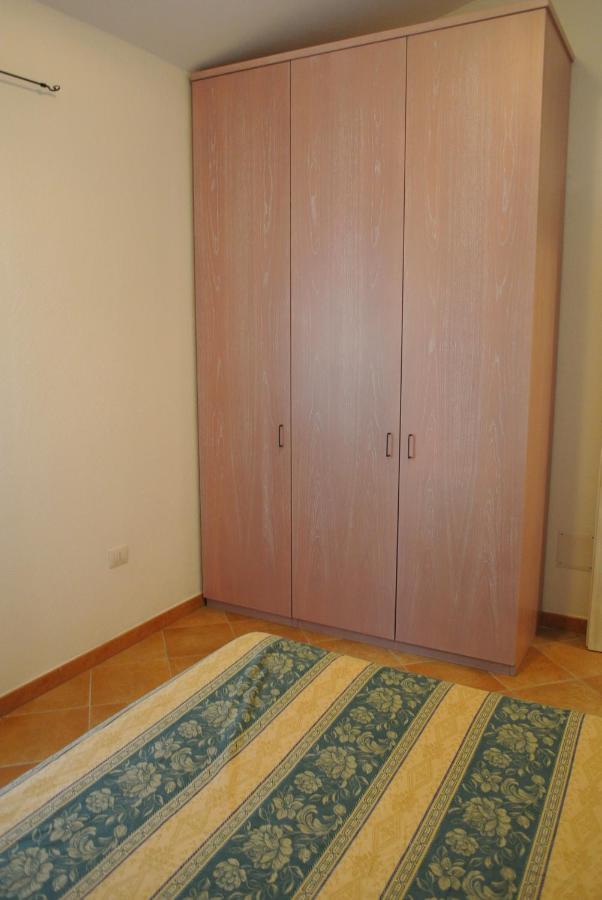 Case Vacanza Fenicotteri San Teodoro  Exteriör bild